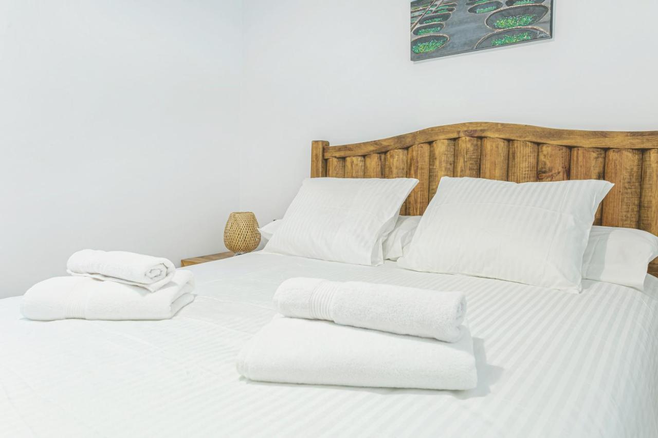 Villa Olive Tree Плая Бланка Екстериор снимка